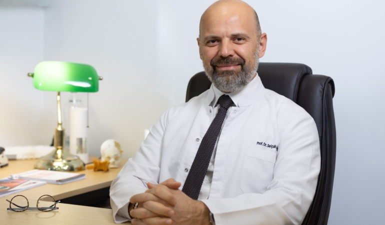 Bel Fıtığı Tedavisinde Endoskopik Yöntem İyileşme Sürecini Hızlandırıyor